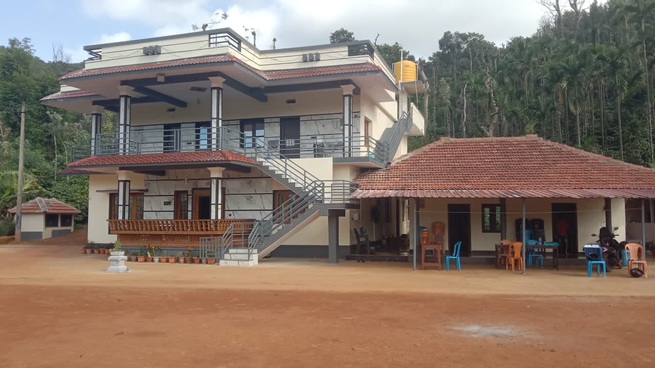 Coffee Ghiri Homestay